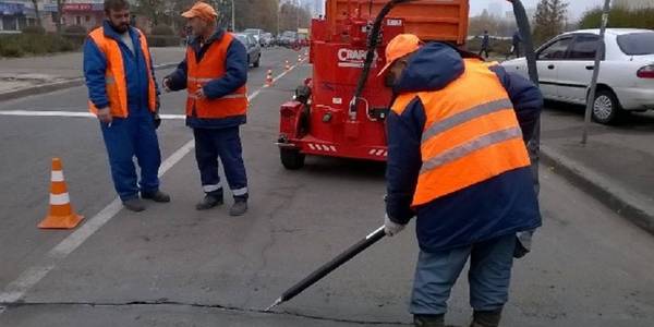 Київські дороги «лікують» по-новому
