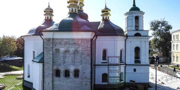 У Київ їдуть мільйони туристів