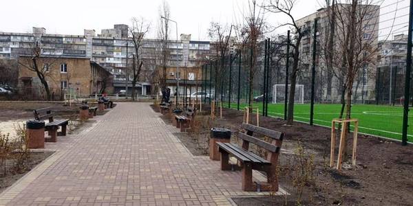 У Дніпровському районі відкрили кишеньковий парк