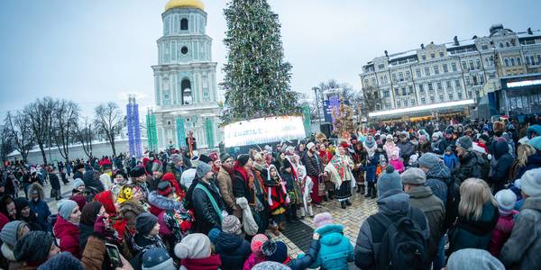 Різдвяні колядки у столиці: три локації
