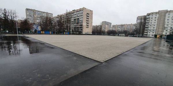 Навесні завершать реконструкцію великого стадіону на Троєщині
