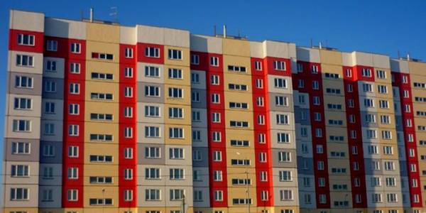 У столиці мешканці за невеликі гроші відремонтували дах будинку
