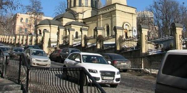 Частина Шовковичної вулиці стане односторонньою