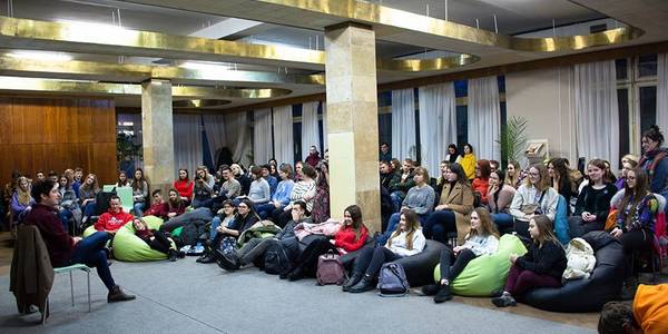 Корисні заняття та зустрічі проводять у столичних бібліотеках