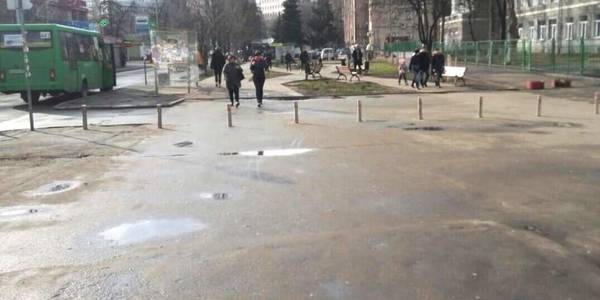 У Києві міняють спосіб очищення вулиць від кав'ярень та шаурми 