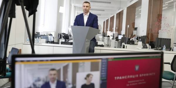 Про ремонти, міжнародну допомогу та зухвалих спортсменів розповів Кличко