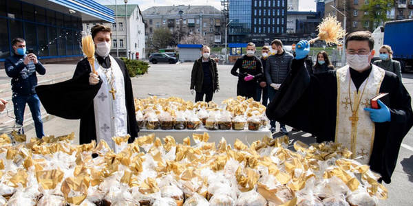 У Києві вже освятили 10 тисяч пасок