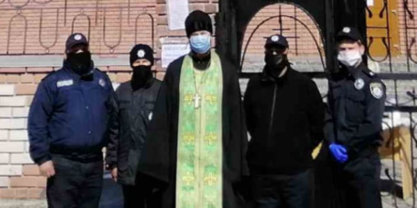Великдень у масках: столичні правоохоронці стежать за храмами