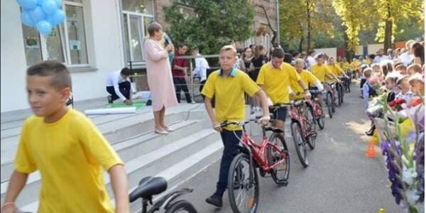 Київські учні виграли конкурси на мільйони гривень