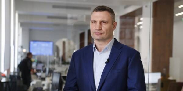 На Подільському мосту через Дніпро почали встановлювати ванти