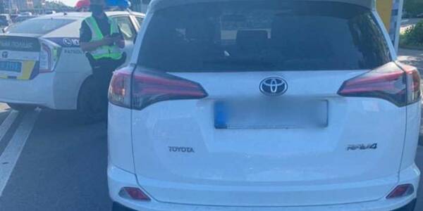 Столичному автохаму, який плюнув в обличчя жінці, загрожує 15 діб в’язниці