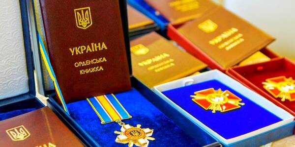 Столичні діячі культури та медики отримали державні нагороди до Дня Конституції