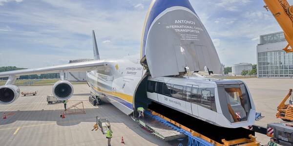 Український «Руслан» перевіз два вагони поїздів з Німеччини у Китай