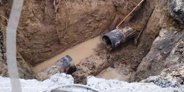 На Солом’янці перекрили дві смуги через аварію на водопроводі