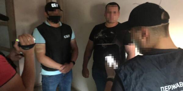 У Києві заступник військового комісара вимагав у призовника 5 тисяч доларів