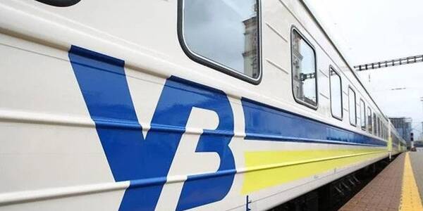 Половина поїздів Укрзалізниці відновила роботу
