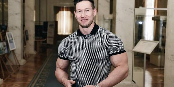 У неділю на стадіоні «Олімпійський» пройде розминка із чемпіоном світу