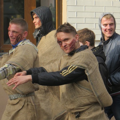 Учасники швидко ввійшли в роль