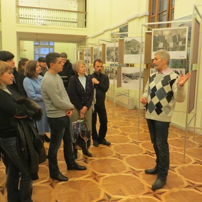 Він детальніше розповів про фотознімки