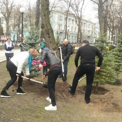 Працюють усі