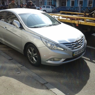 "Хюндай" припаркувався в неналежносу для цього місці, та був евакуйований