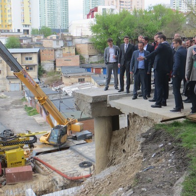Віталій Кличко та голови районів перевірили будинок на просп. Лобановського, 14