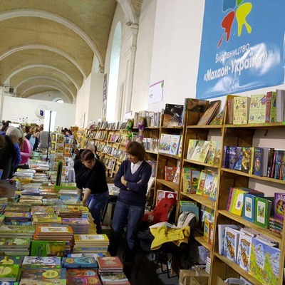 350 книжкових новинок