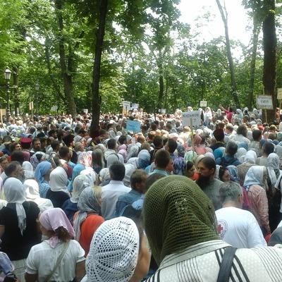 Організатори стверджують, що у центрі столиці зібралося 100 тисяч вірян