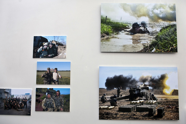 Документальна фотоісторія про друге народження української армії