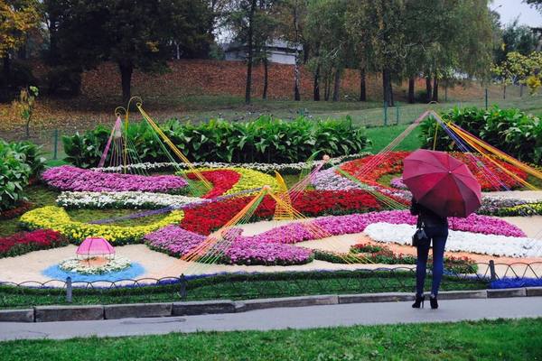 Майстри кожного району втілили своє відчуття і розуміння цієї пори року