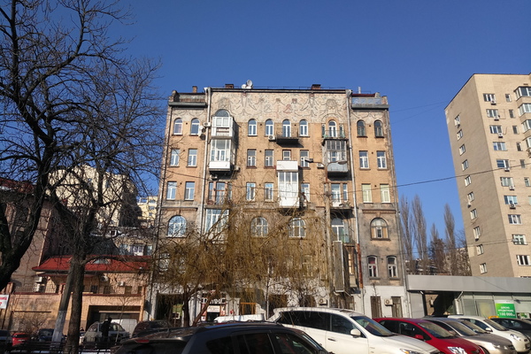Елегантний маєток в стилі модерн