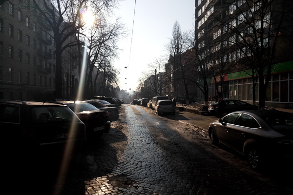 Сонячний день на вулиці Коцюбинського