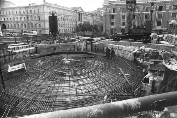 Будівництво станції метро "Театральна"