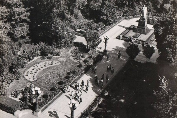Памятник генералу Ватутіну