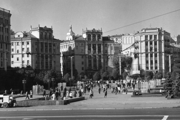 Площа Жовтневої Революції (Майдан Незалежності)