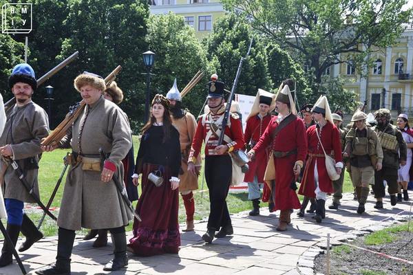 На Пейзажній алеї себе показала  неймовірна «Цивілізація»