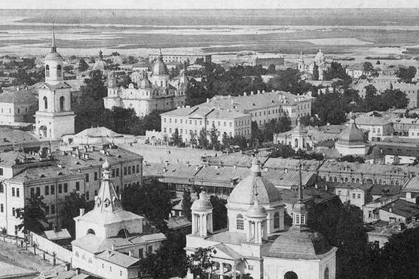 До радянських часів над дахами Подолу височили незліченні церковні бані