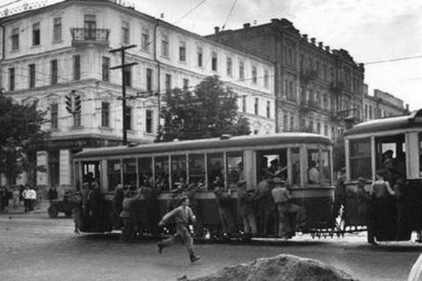 Трамвай на Бессарабці. Повоєнні роки.