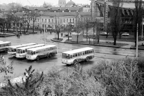 Автостанція біля Житнього. Початок 1980-х.