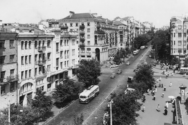 Червоноармійська в бік площі Льва Толстого. 60-ті роки.