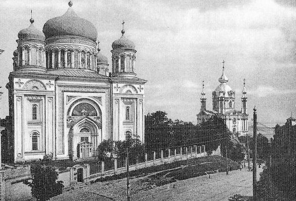 Десятинна церква (знесена радянською владою) та Андріївська церква. Початок ХХ століття.
