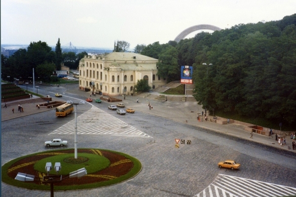 Європейська (на той момент Комсомольска) площа.
