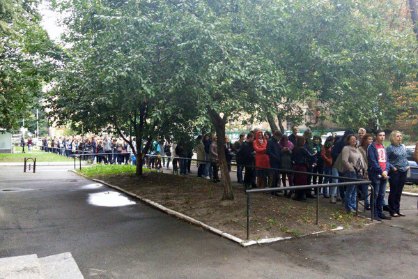 У черзі на вихідних доводилося стояти більше години