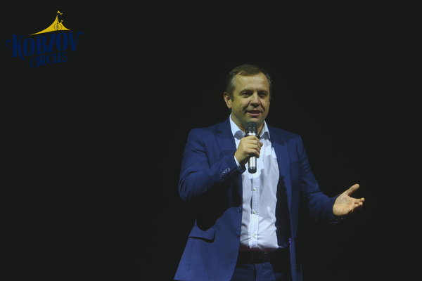 Микола Кобзов