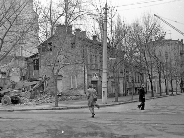 Вулиця Межигірська, ріг Ярославської, кінець 1980-х років
