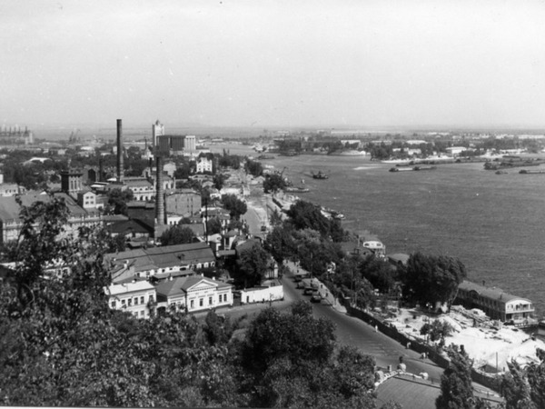 Поштова площа, 1960-ті роки