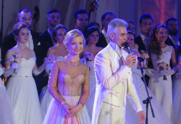 Організатор віденських балів у Києві Марина Ігнатуша та артист ЮНЕСКО в ім’я миру, маестро Герман Макаренко