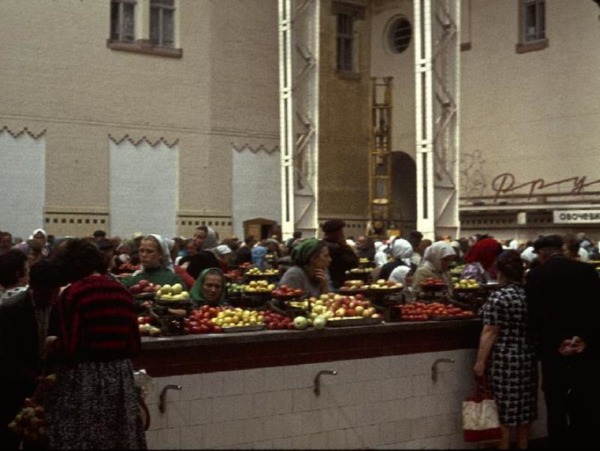 Фрукти на Бессарабці, 1980-ті роки