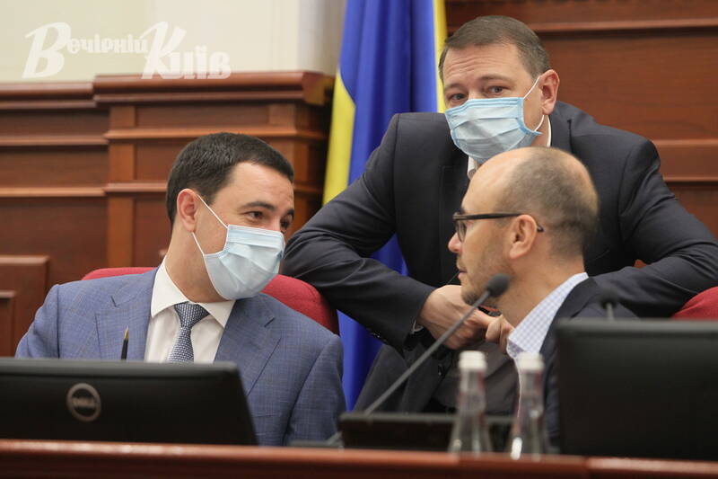 Засідання Київради 28 липня: Кличко на милицях та соціальні рішення
