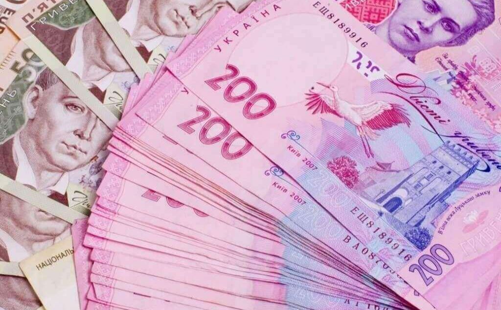 Податківці Києва запрошують спілкуватися з ними дистанційно
